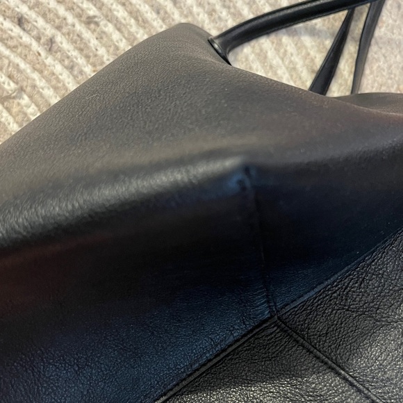 Mansur Gavriel Everyday Soft Tote in Black. Convertible east-west north-south! - Picture 8 of 13